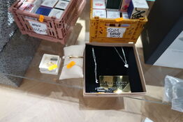 Div. Halskæder, armbånd samt ring MAANESTEN