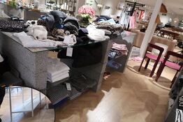 Reolsystem uden indhold