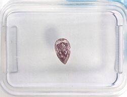Løs naturlig fancy farvet diamant – 0.26 ct Pear Brilliant