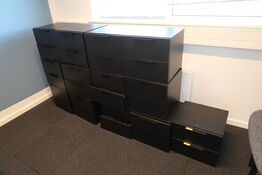 13 stk. reoler/skabe