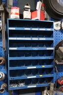 Sortimentsreol med indhold