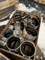 Palle med div. Varelager og reservedele