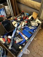 Palle med div. Varelager og værktøj