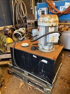 Pumpe med tank SAWO-2