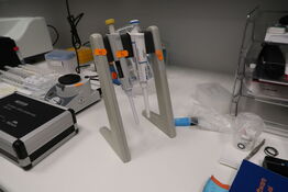 Stativ med 2 stk. pipetter THERMO SCIENTIFIC