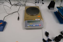 Laboratorievægt KERN 572-35