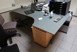 El. hæve/sænke skrivebord uden indhold samt skuffemodul