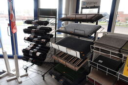 2 stk. stativer uden indhold