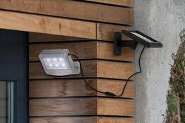 2 stk. briloner led-udendørslampe med solcelle krom(ubrugt)