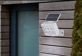 2 stk. briloner led-udendørslampe med solcelle krom(ubrugt)