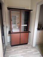 Vitrineskab uden indhold