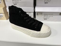3 ks. Damesko i blandet størrelser