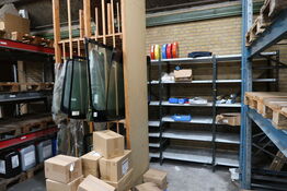 Glasreol med indhold