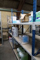 Indhold i 2 fag lagerreol 