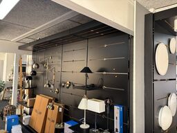 Butiksinventar uden indhold