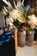 Krukke med div. Kunstige blomster