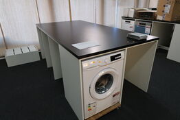 Butiksinventar uden indhold