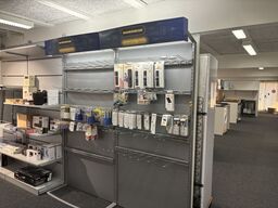 Butiksinventar uden indhold