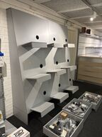 Butiksinventar uden indhold