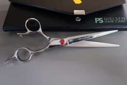 Frisørsaks PS NIELSEN HAIR CARE BC/SR-24 7.0