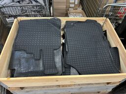 44 stk. bilmåtter, ass. Farver og størrelser