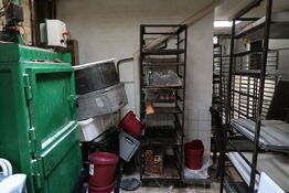 Div. Stikvogne, stålskabe, stige, stilladsdele, haveborde m.m.