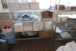 Div. Engangsservice, indpakning m.m. på reoler