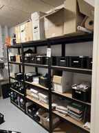 3+1 stålreoler inkl. div. indhold