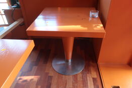 Cafébord i massiv eg (malet)