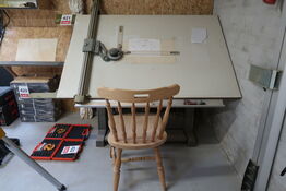 Nestler tegnebord + reol med indhold 