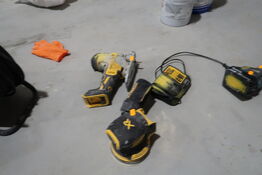 2 stk. akku håndværktøj DEWALT DCS335 m.fl. Med lader