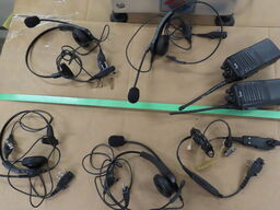 2. stk. Walkie-Talkies og div. Headsets
