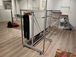 Stativer og podier Fritstående. 