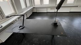 Hæve/sænkebord, 2 Lamper