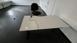 Hæve/sænkebord + Kontorstol