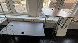 2 Defekte Hæve/sænkeborde 
