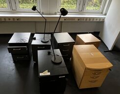 6 Stk. Skuffemoduler på Hjul  + 2 Lamper