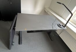 Hæve/sænkebord, Støjskærm, Lampe
