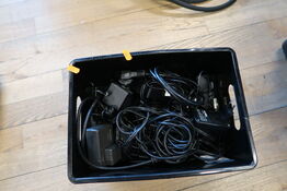 Kasse med div. Elektronik