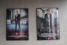 2 stk. indrammede plakater