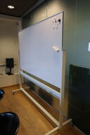 Whiteboard på stativ