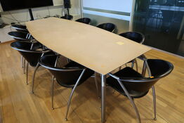 Mødebord med 9 stk. mødestole