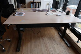 El. hæve/sænke skrivebord uden indhold