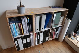 2 stk. reoler uden indhold