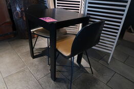 Henning Larsen design bord med 2 stole