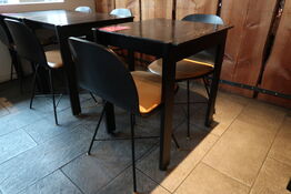 Henning Larsen design bord med 2 stole