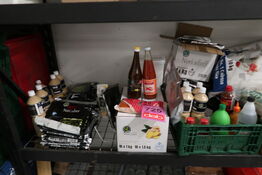 Stort parti madvarer - tøm hylde