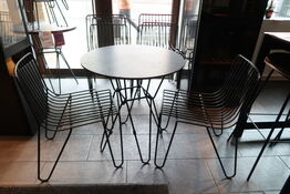 2 stk. Henning Larsen design Loungestol i metal & cafebord