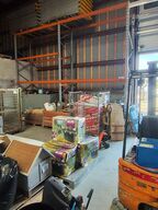 Lagerreol uden indhold