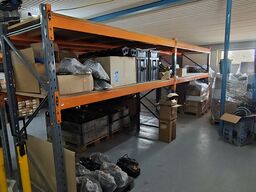 Lagerreol uden indhold